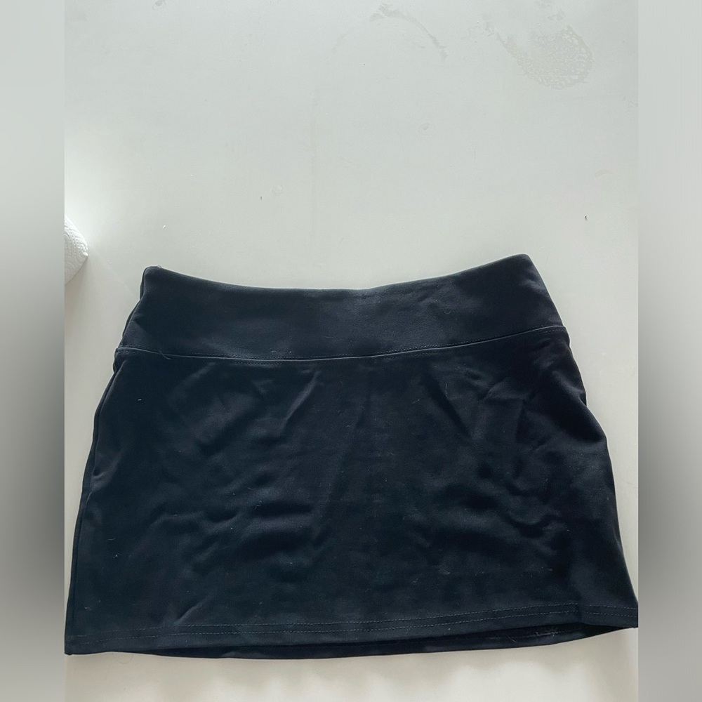 BLACK MINISKIRT